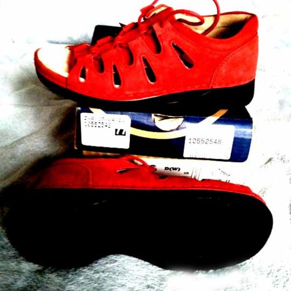 propet ghillie walker